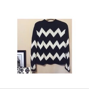 Black and white print sweater